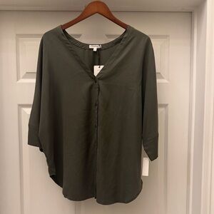 NWT VETTA Capsule The Boyfriend V-Neck Shirt XL Olive Tencel Sustainable
